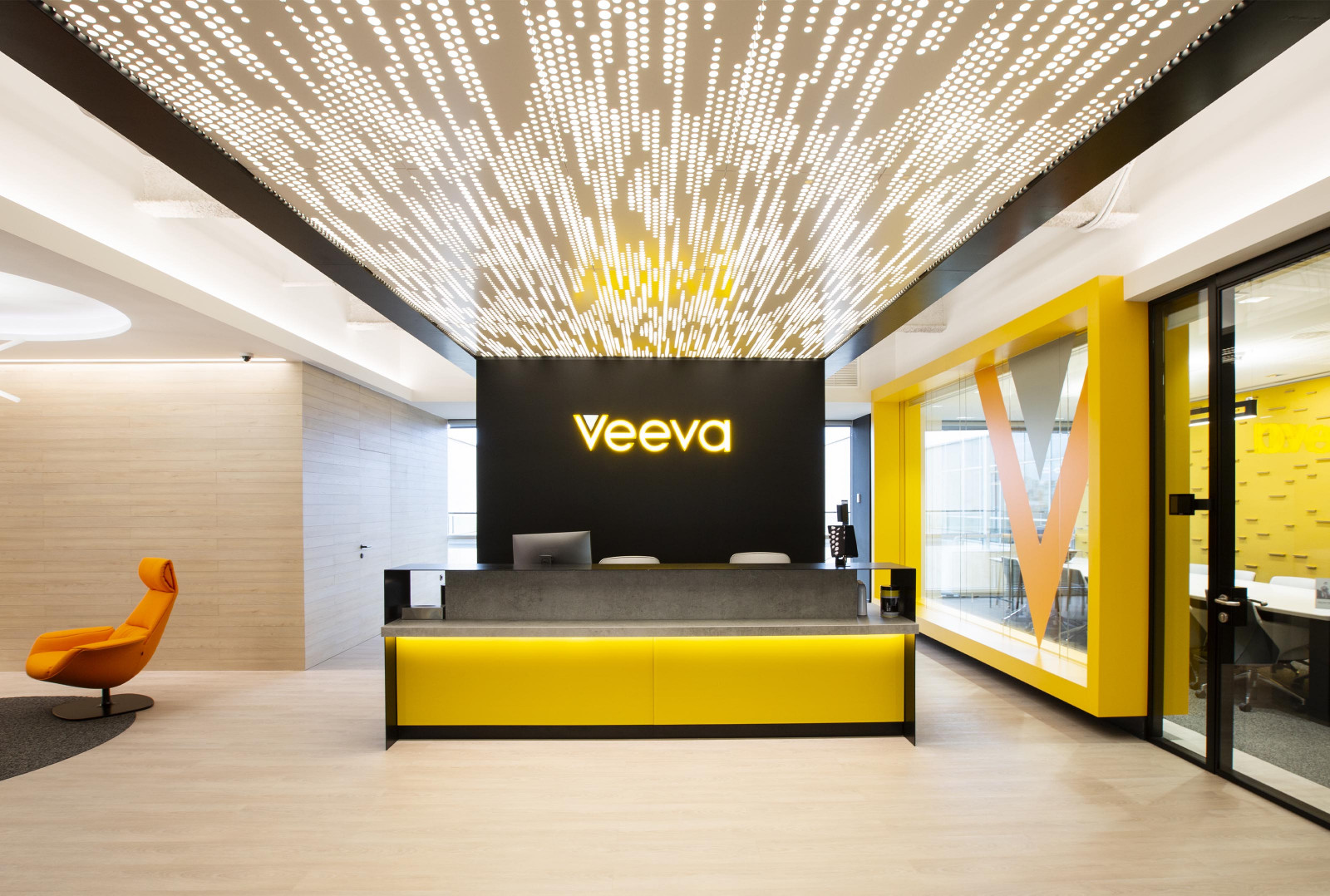 “Veeva Systems” Barcelona, Spain, Brereton Architects, Featuring: Vapor® Trail by Arktura